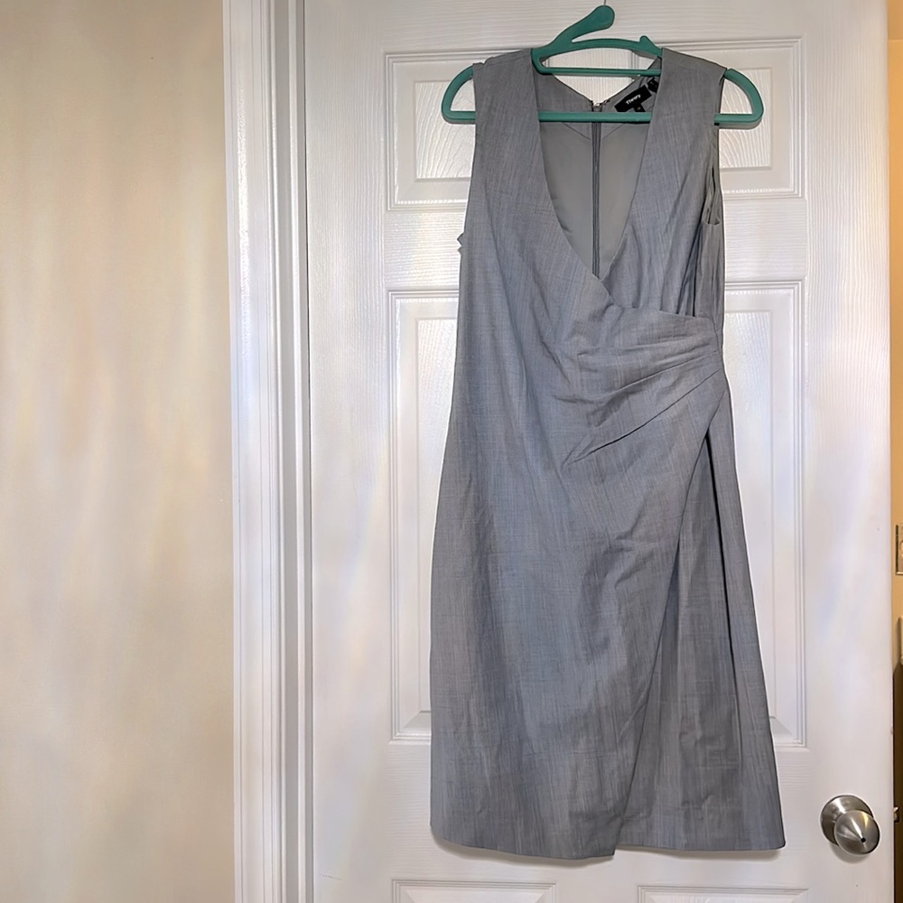 NWOT Theory grey dress. Size 10. Never worn.